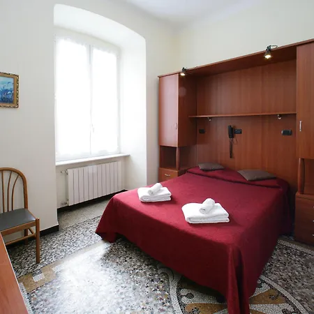 Le Tre Stazioni جنوة