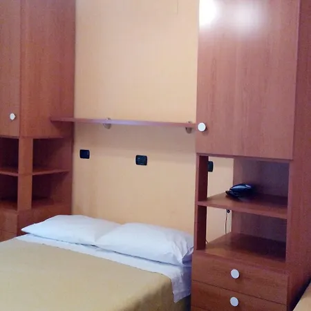 Le Tre Stazioni 2* جنوة
