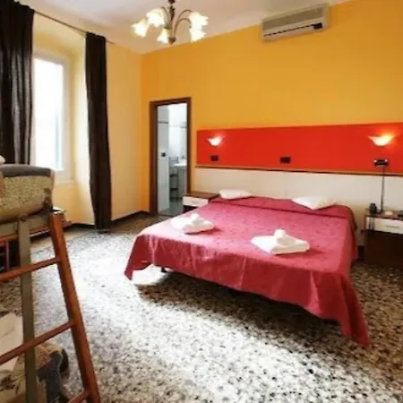 Le Tre Stazioni 2* جنوة