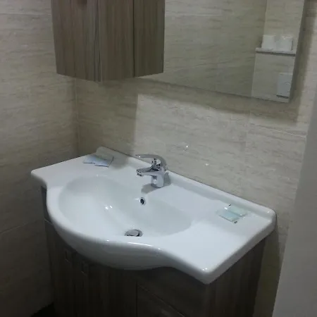 勒特瑞斯塔泽奥尼酒店 酒店 2*